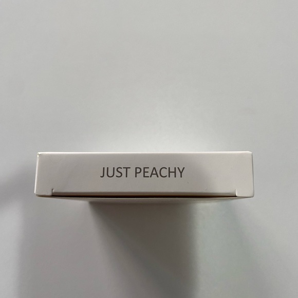 Floss Brand New “ Just Peachy” Eyeshadow Palette - Picture 3 of 7